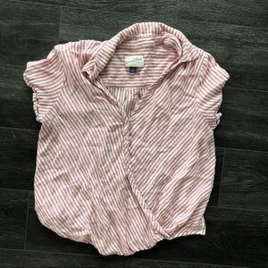 Universal Threads Wrap Cross front top